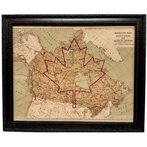 Carte du Canada brodée avec feuille d'érable (8" x 10")