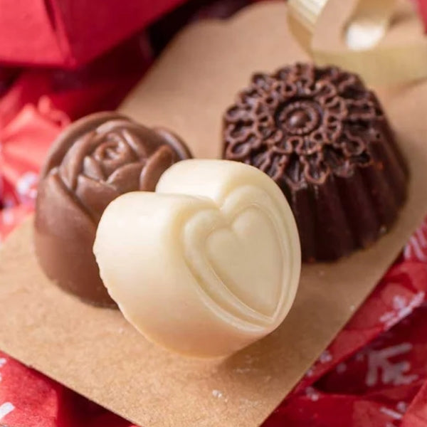 Holiday 6 Peace Box Assorted Chocolates