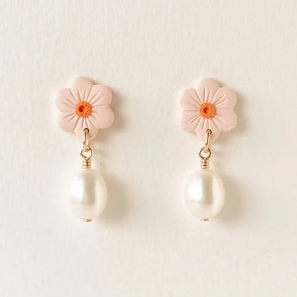 Pearl Daisy Earrings - Peach