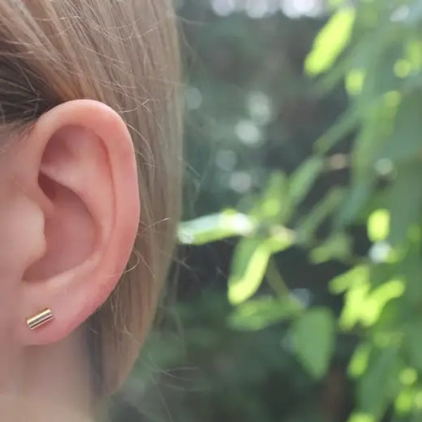 Clous d'oreilles à barre courte - Doré
