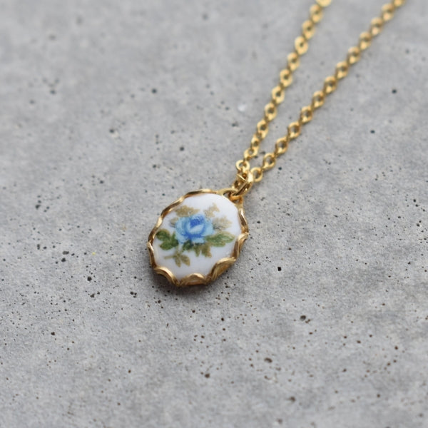 Vintage Floral Necklace - Blue