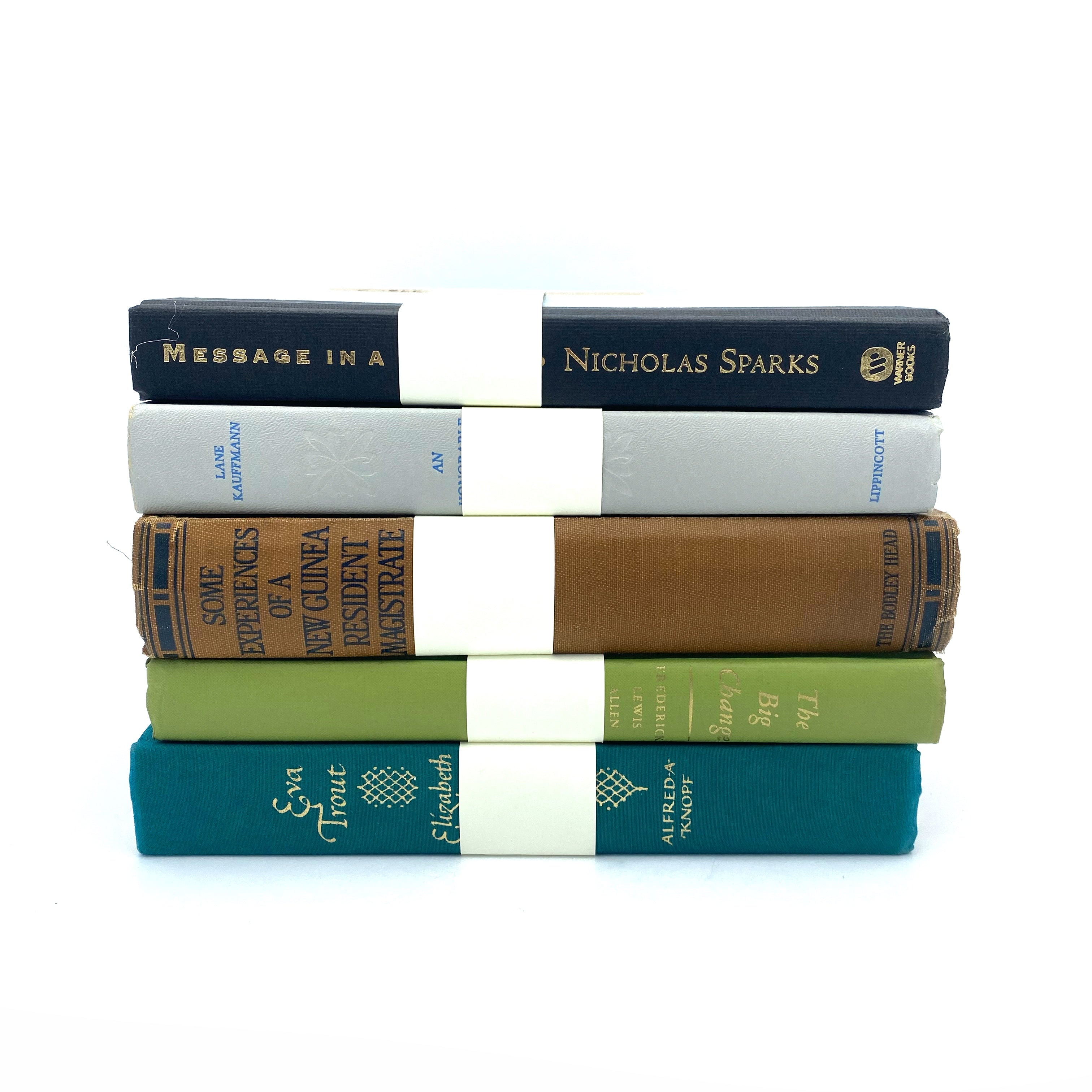 Chargeur de téléphone fabriqué à partir d'un livre recyclé