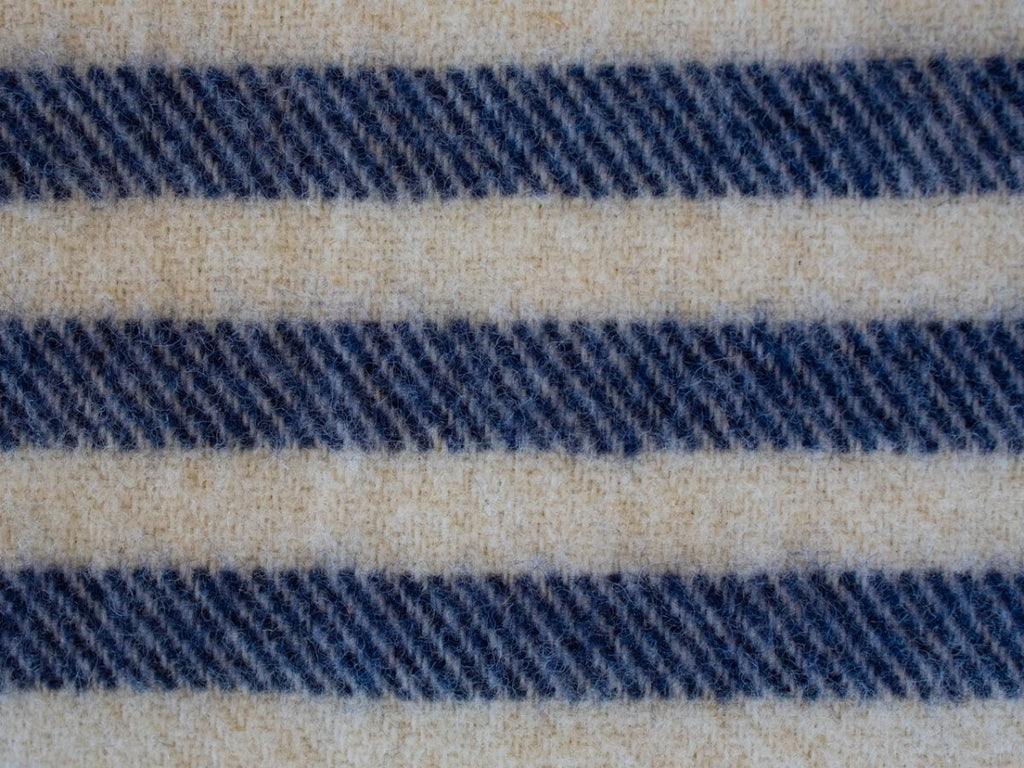 MacAusland Wool Blanket (White with Navy Stripes) - MacAusland's Woolen Mills